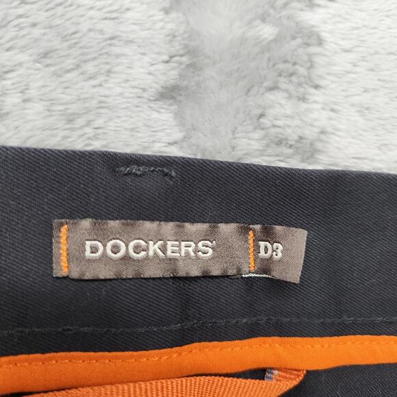 Dockers Pants Mens 40 X 30 Gray D3 Signature Khaki Pleated Chino Office Career - Picture 5 of 12